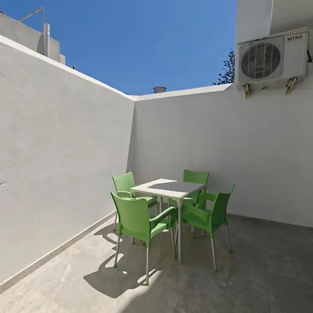 Ensuite Twin With Laundry In *