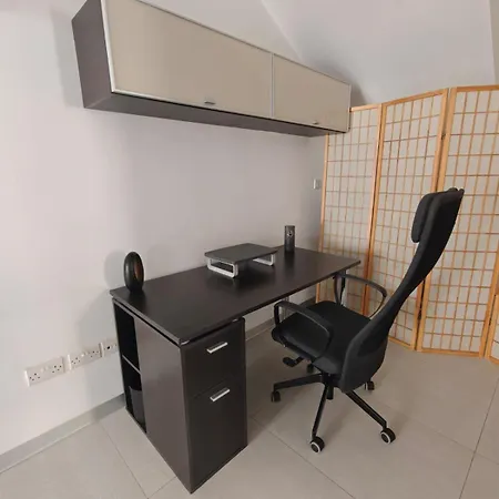 Ensuite Twin With Laundry In Pembroke