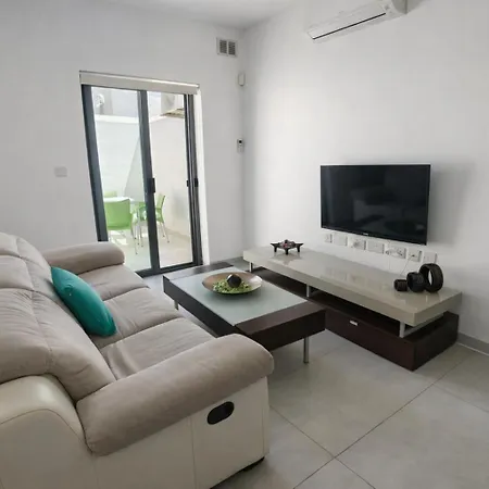 ホームステイ Relaxing Twin With Private Bathroom In Peaceful Near St Julians *