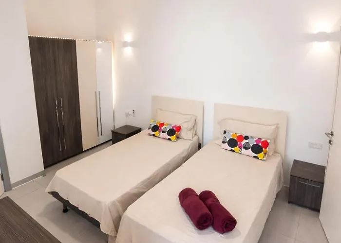 Relaxing Twin With Private Bathroom In Peaceful Near St Julians * Pembroke