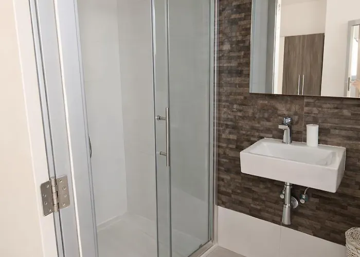 Relaxing Twin With Private Bathroom In Peaceful Near St Julians * Pembroke