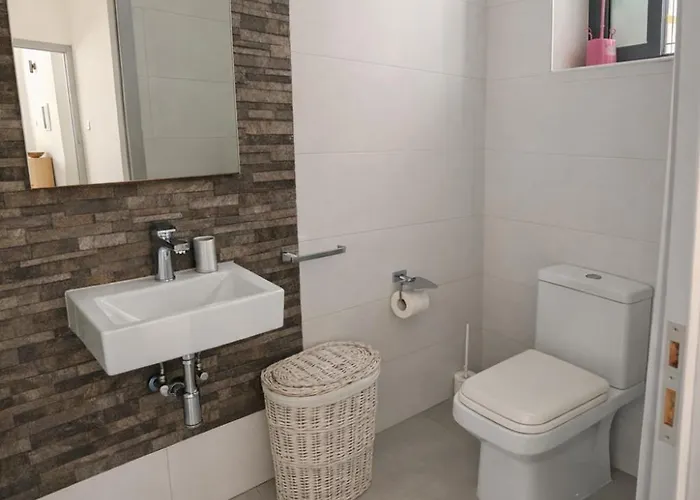 Relaxing Twin With Private Bathroom In Peaceful Near St Julians *